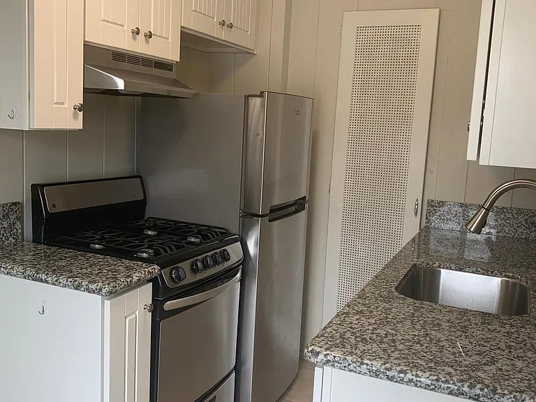 5254 Monroe Ave — Photo 13