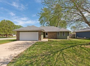 316 Hillcrest Avenue, Nixa, MO 65714