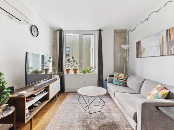 954 Bergen Street image 1 of 10