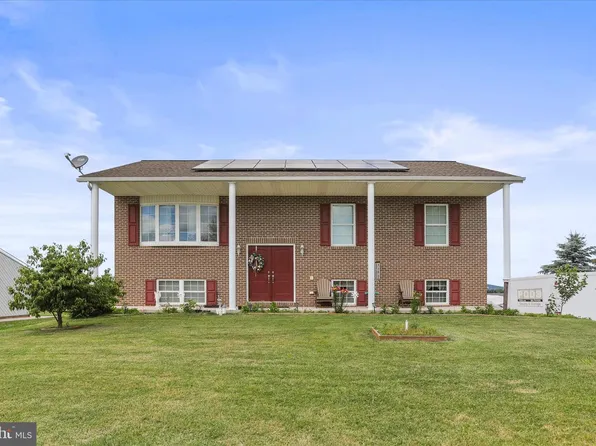 2440 Belair Dr, Dover, PA 17315
