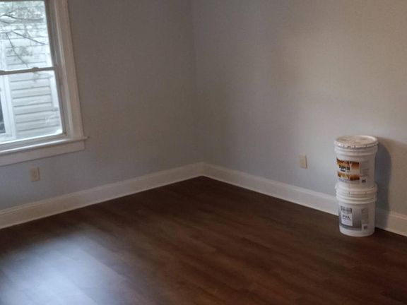 3rd image of 415 Beech St