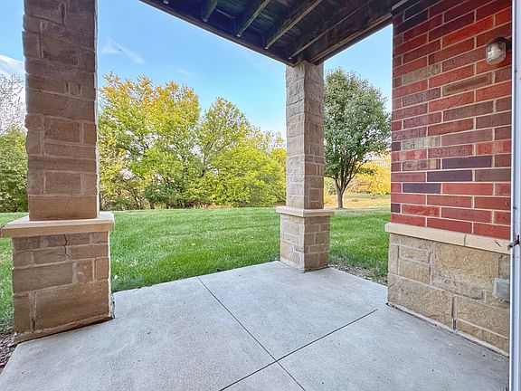 2nd image of 6255 Beechtree Dr Unit 2106