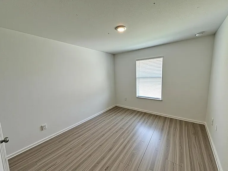 13934 Reservoir Dr — Photo 9