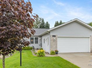 1226 Silver Ridge Ct, Greenville, MI 48838