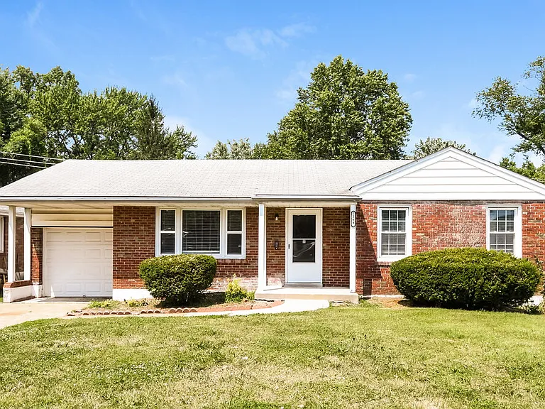 1249 Waldorf Dr — Photo 1