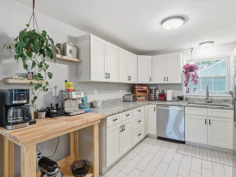 62 N Circle Dr — Photo 11