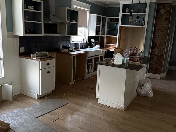 2nd image of 602 S Vermillion St