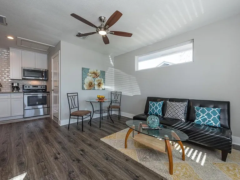 2326 Deadwood Dr #B — Photo 3