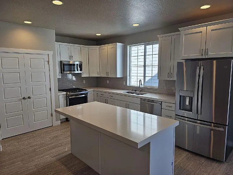 4962 W Evergreen Ln — Photo 4