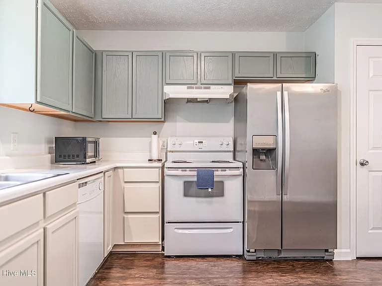 1215 W New Hampshire Ave — Photo 6