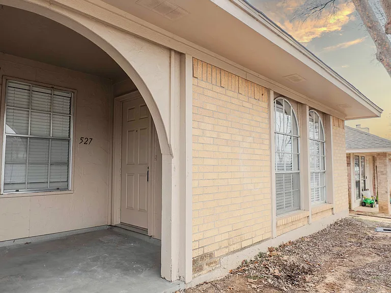 527 Crowley Rd — Photo 10