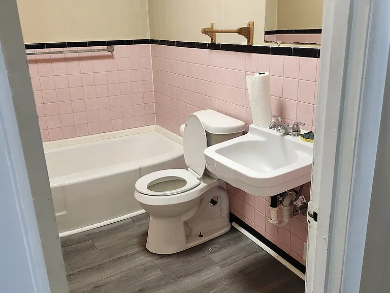 4823 Broadway Ave — Photo 16