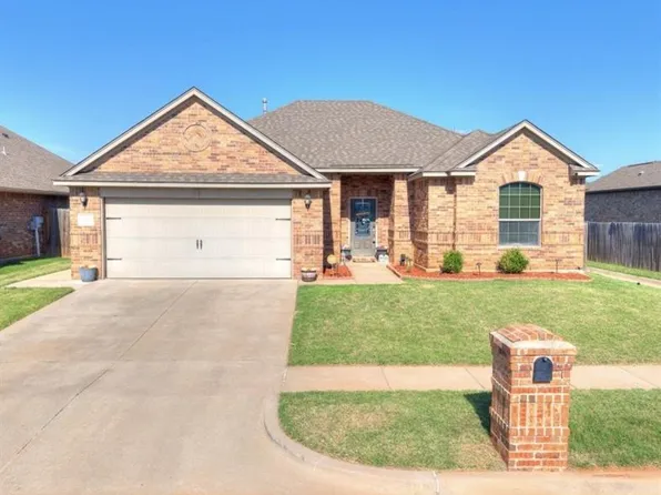 3208 Brookstone Lakes Dr, Yukon, OK 73099