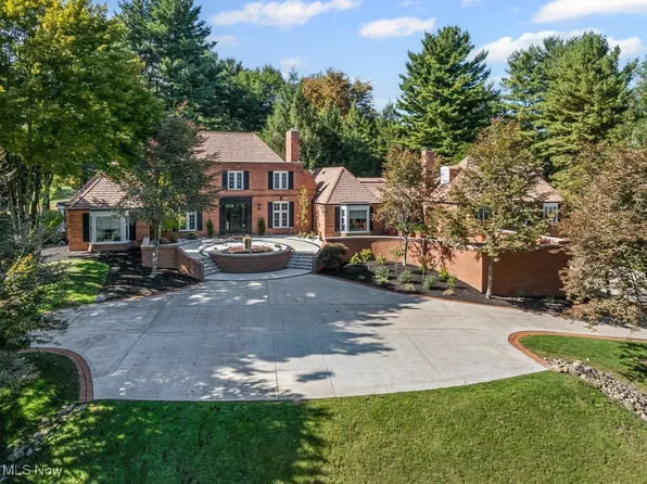 2543 Dunkeith Dr NW, Canton, OH 44708