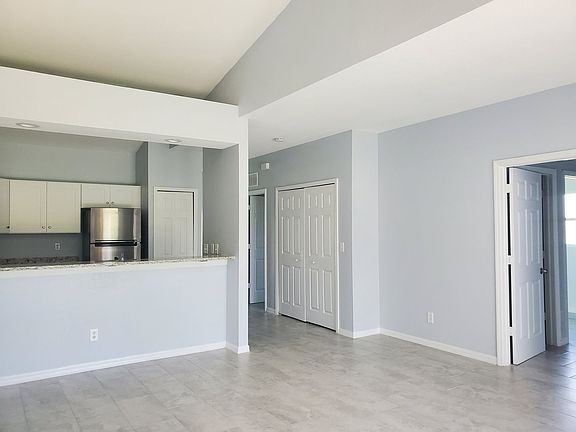 3rd image of 918 Albert Ave APT B