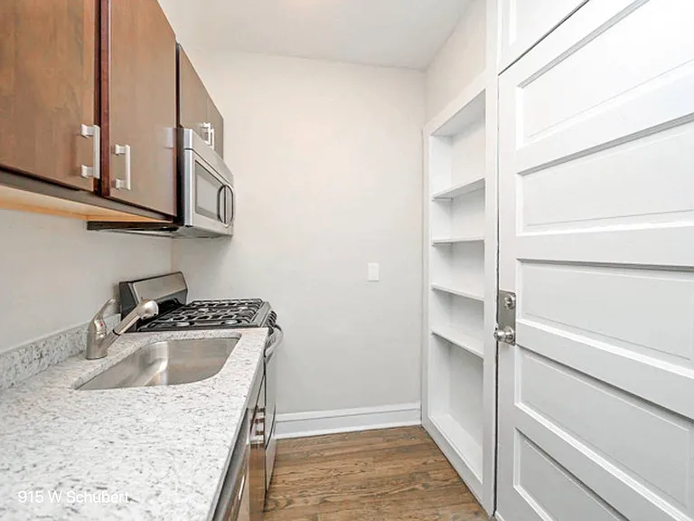 915 W Schubert Ave — Photo 4