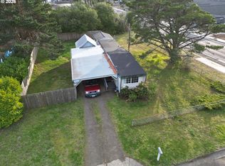 1612 34th St, Florence, OR 97439