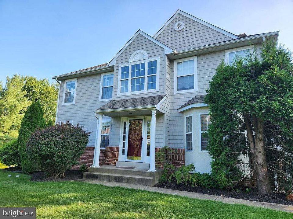 1st image of 498 Palmer Farm Dr