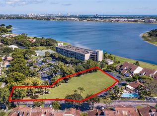 1810 Embassy Dr, West Palm Beach, FL 33401