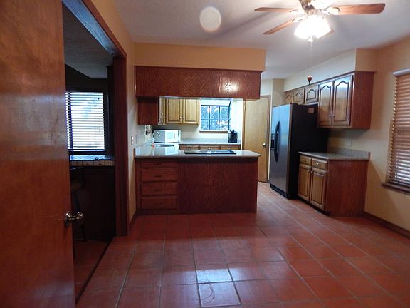 5th image of 134 Crockett Dr