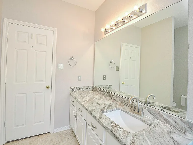 14618 Rochelle Ct — Photo 27