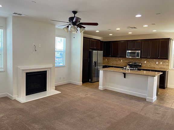 3rd image of 907 Blossom Rock Ln
