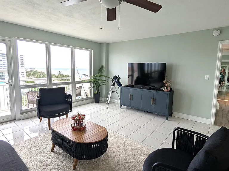 133 N Pompano Beach Blvd #806 — Photo 4