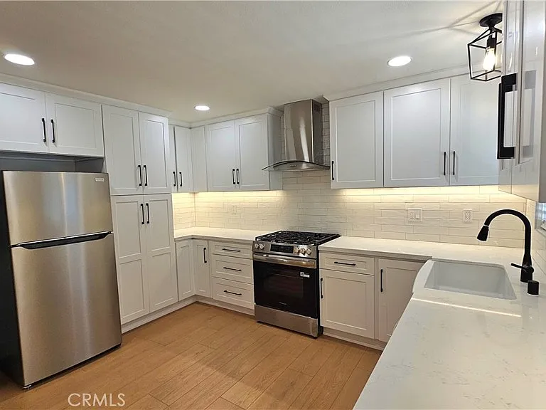 121 N Muscatel Ave — Photo 11