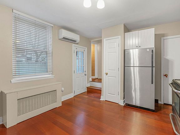 2nd image of 129 Bainbridge St