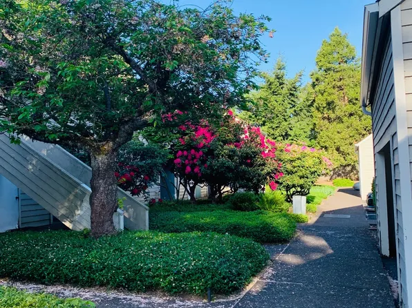 945 Lewis Ave, Eugene, OR 97402