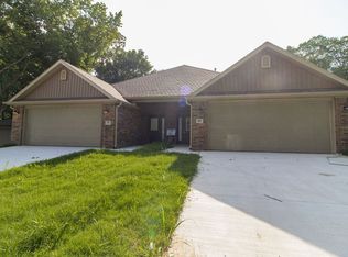 381 & 383 Fair St, Centerton, AR 72719