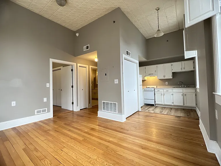 469 Emmett St — Photo 11