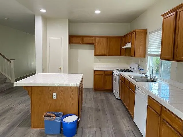 6574 Gladiola St — Photo 5