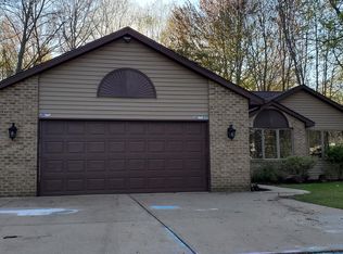 2835 N Waskevich Ln, Midland, MI 48642