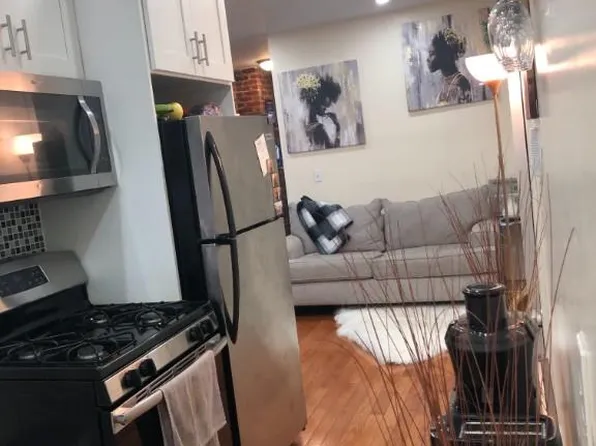 1362 Saint John's Place image 4 of 15