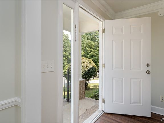 3rd image of 1543 Lesley Dr