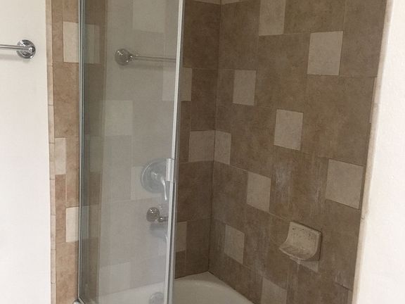 3rd image of 4813 August St APT 8