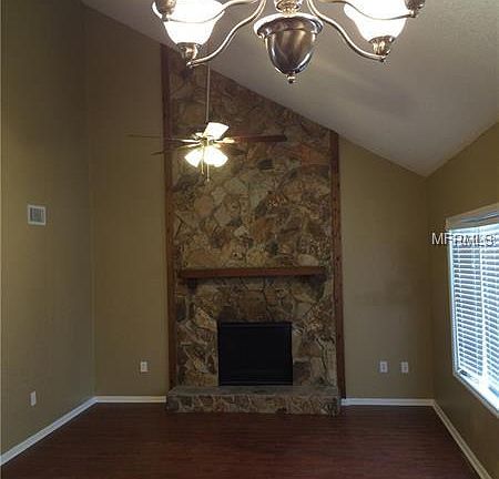 4th image of 951 Village Dr