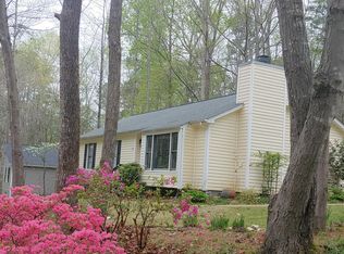 105 Esquire Ln, Cary, NC 27513