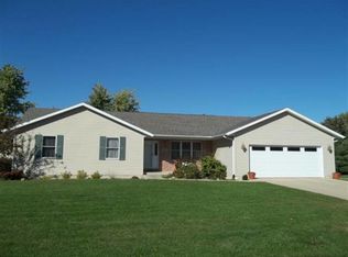 1403 E Adobe Dr, Pontiac, IL 61764
