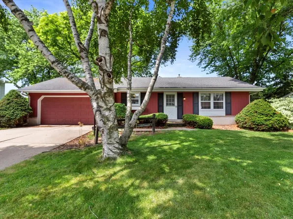 W173N8465 Robert AVENUE, Menomonee Falls, WI 53051