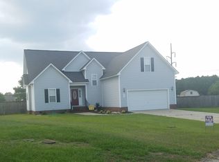 481 Robeson St, Spring Lake, NC 28390