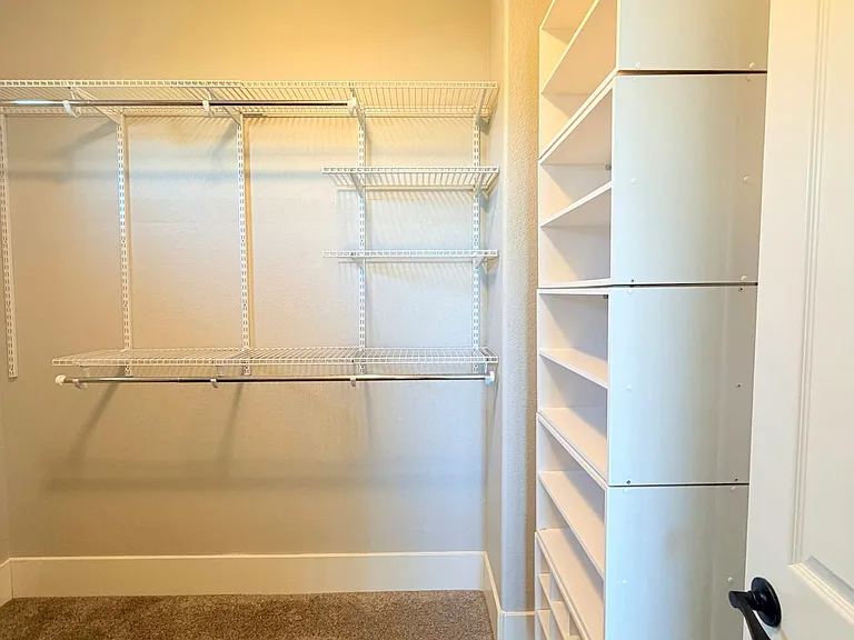 850 Monterey Ct — Photo 21