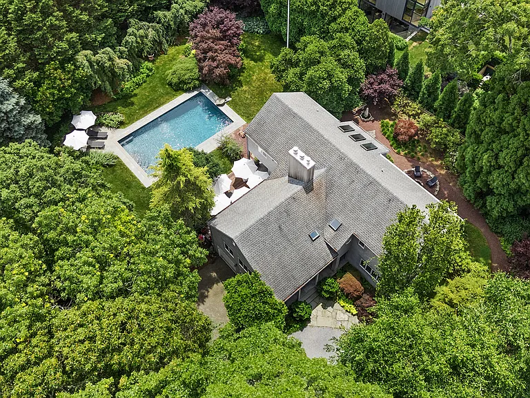 57 Jericho Rd — Photo 2
