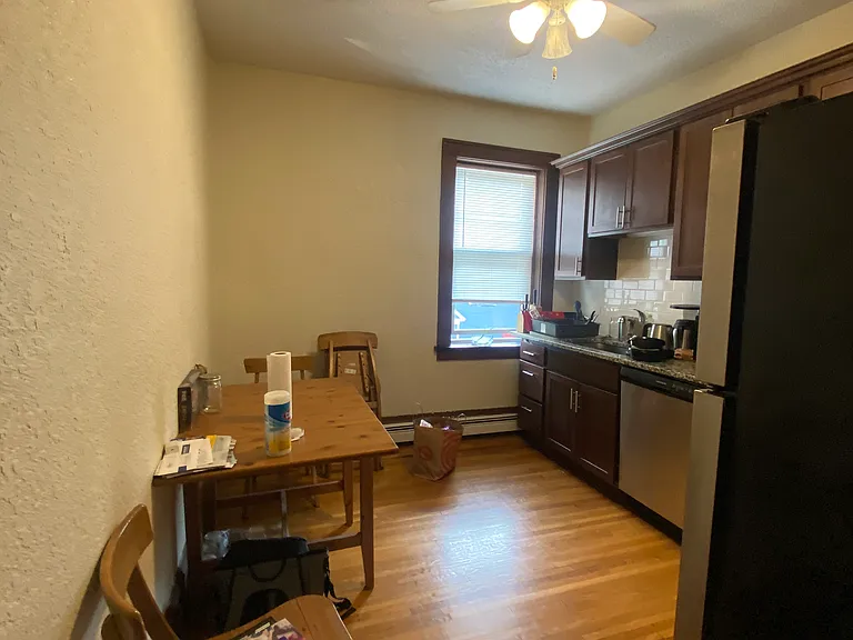 169 Victoria St N #1 — Photo 6