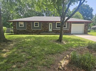202 N Oakwood Ave, Republic, MO 65738