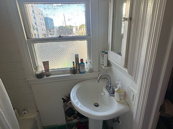 4th image of 1164 S Clark Dr #1