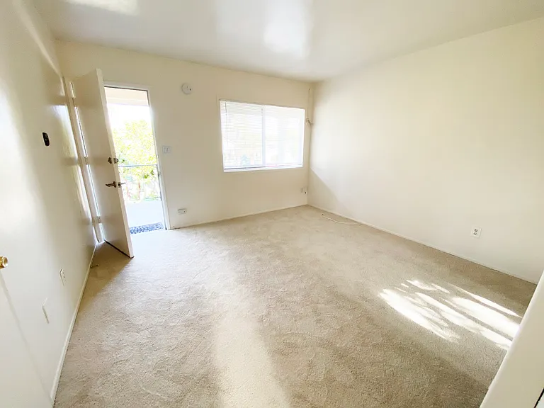 1739 Sunset Cliffs Blvd #4 — Photo 17