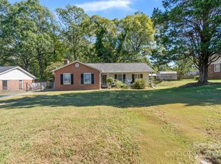 7515 Bramblewood Dr, Charlotte, NC 28217