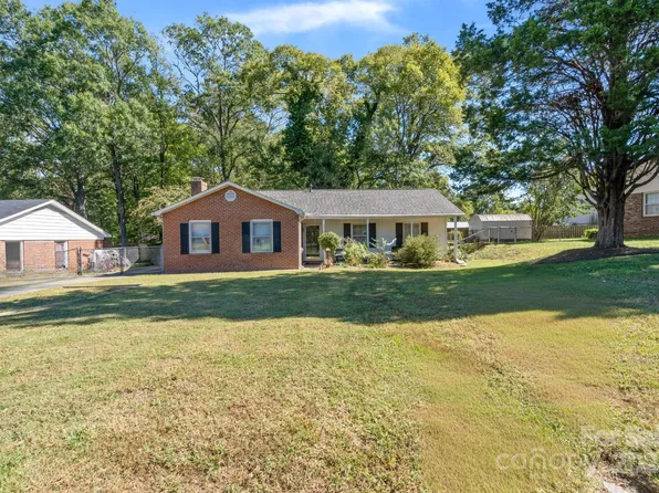 7515 Bramblewood Dr, Charlotte, NC 28217